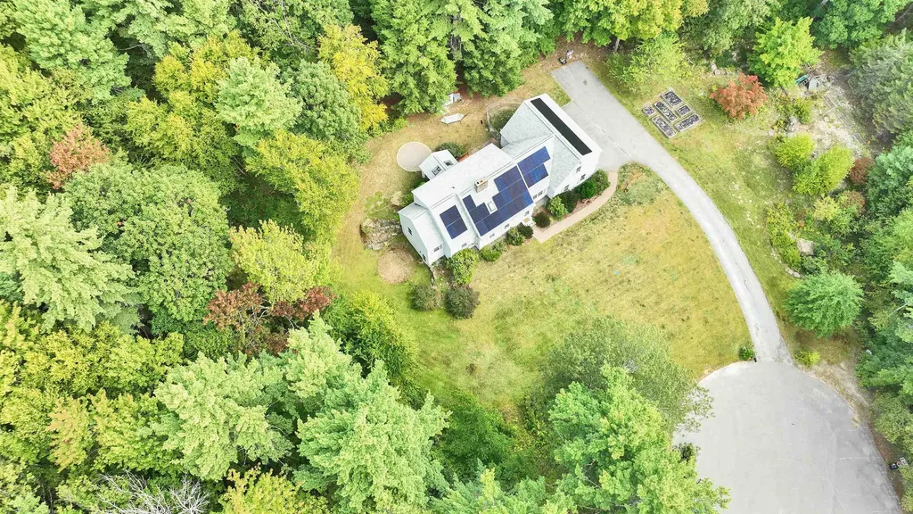 9 Burnham Drive New Boston NH 03070