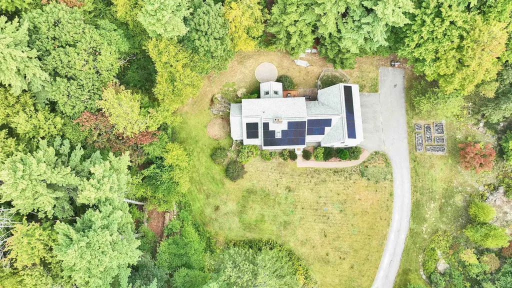 9 Burnham Drive New Boston NH 03070