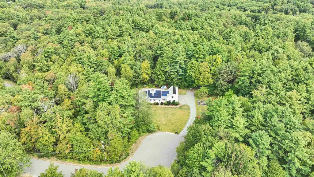 9 Burnham Drive New Boston NH 03070