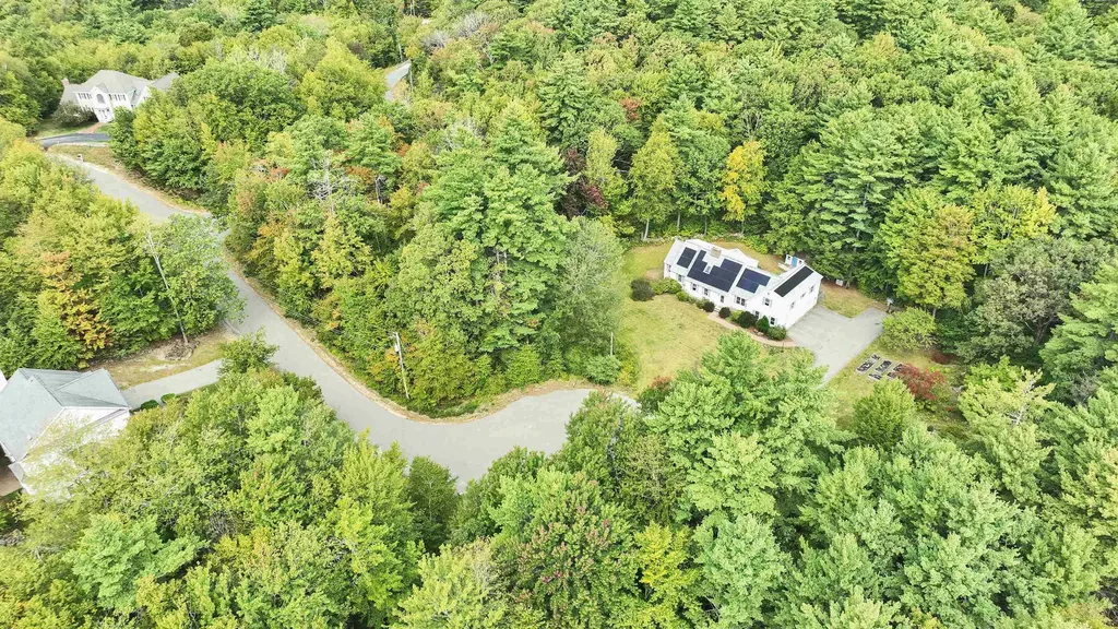 9 Burnham Drive New Boston NH 03070