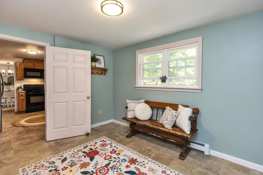 9 Burnham Drive New Boston NH 03070