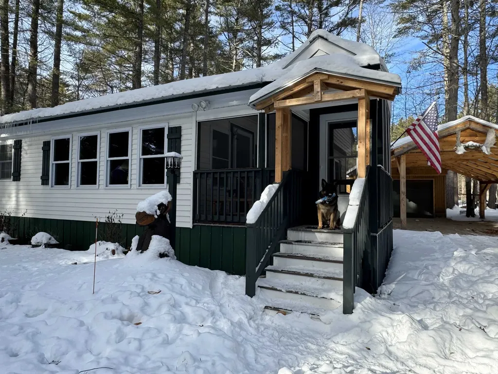 17 Amidon Lane Tamworth NH 03886