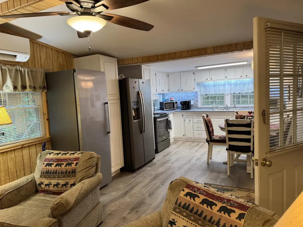 17 Amidon Lane Tamworth NH 03886