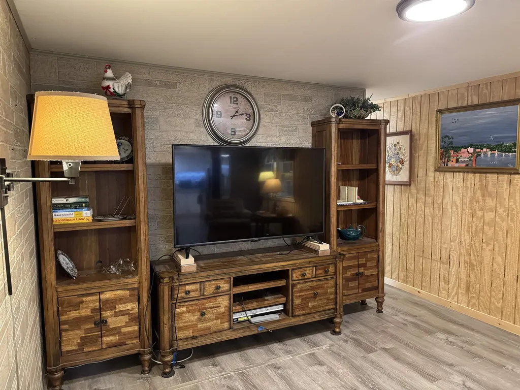 17 Amidon Lane Tamworth NH 03886