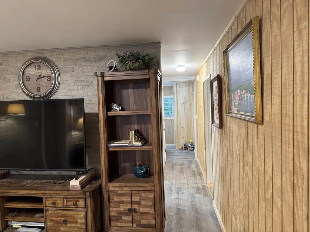 17 Amidon Lane Tamworth NH 03886