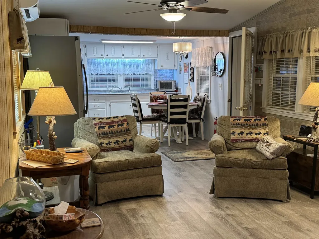 17 Amidon Lane Tamworth NH 03886