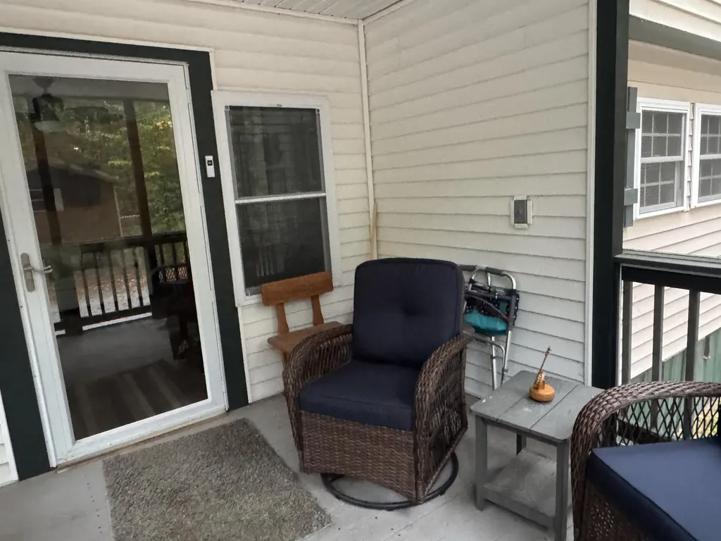 17 Amidon Lane Tamworth NH 03886