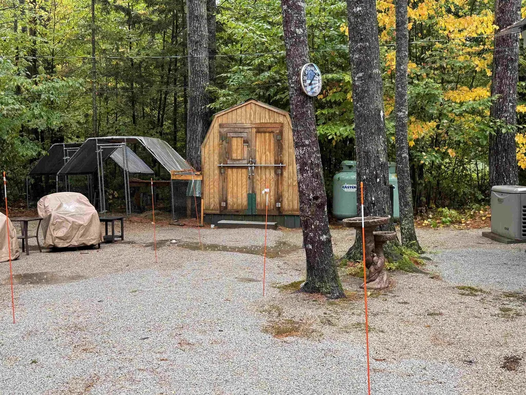 17 Amidon Lane Tamworth NH 03886