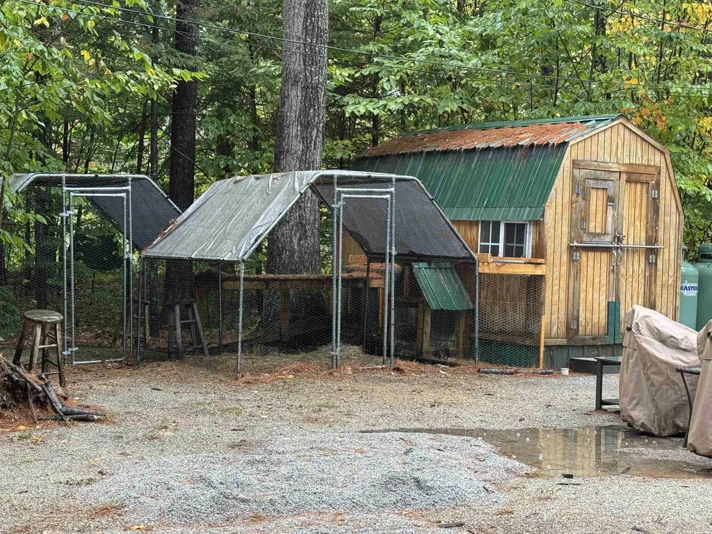 17 Amidon Lane Tamworth NH 03886