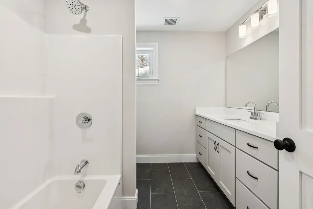 7 Washburn Farm Lane Kittery ME 03905