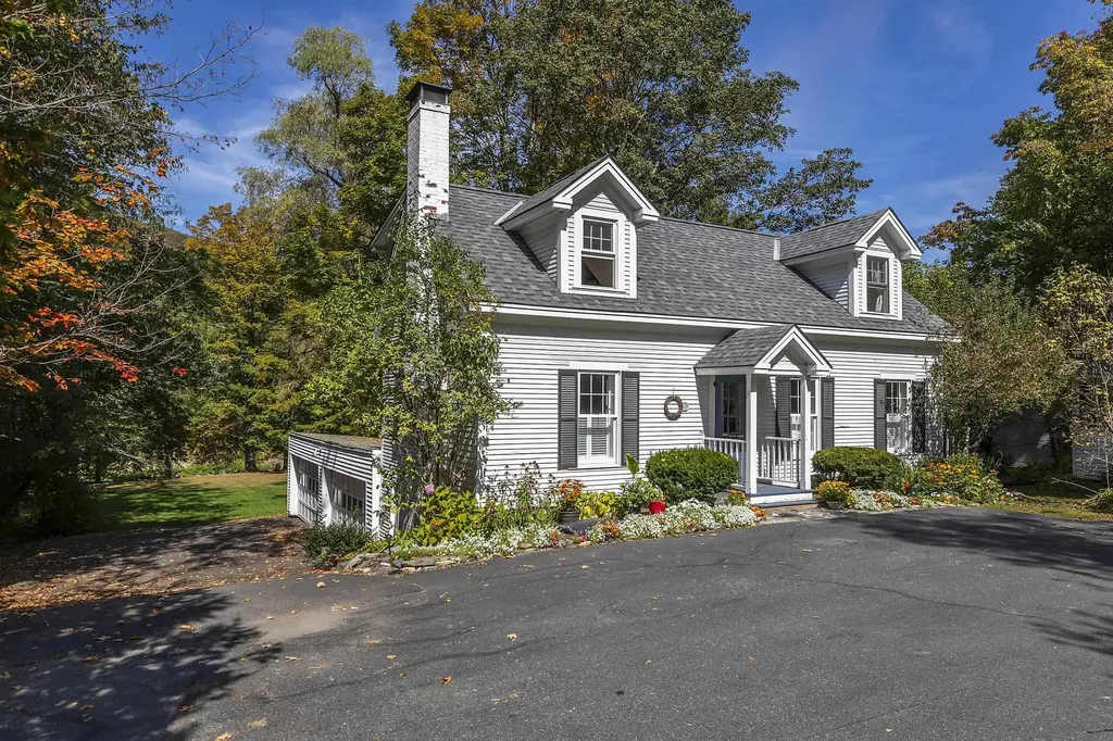 11 1/2 Church Street Woodstock VT 05091