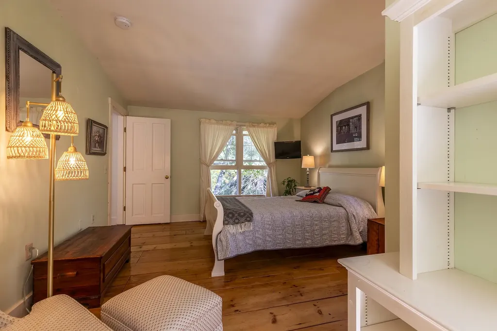 11 1/2 Church Street Woodstock VT 05091