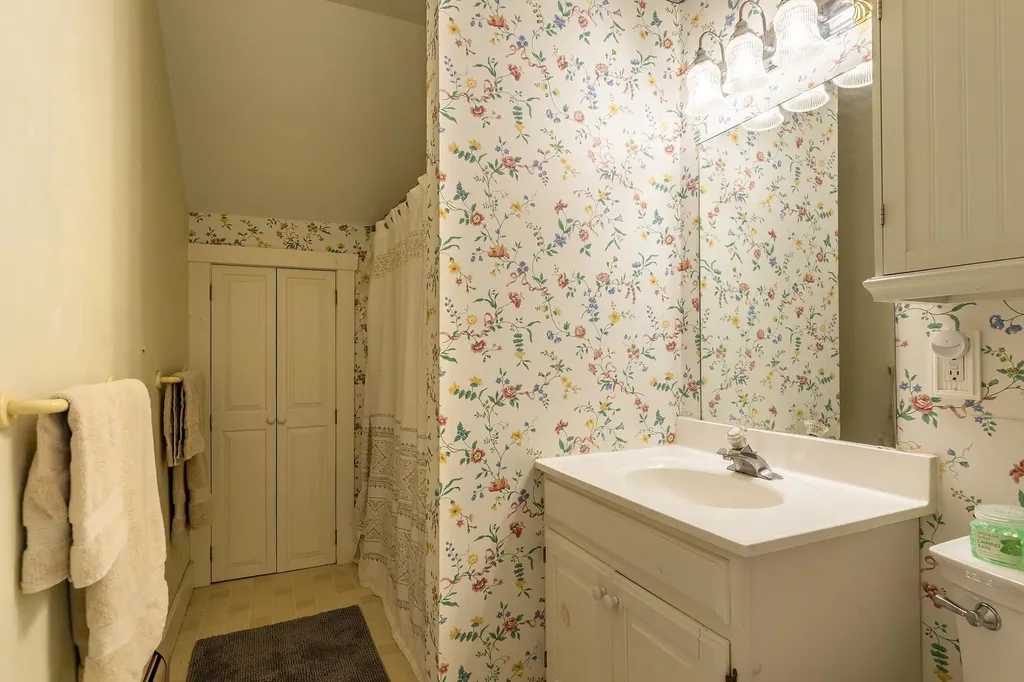 11 1/2 Church Street Woodstock VT 05091