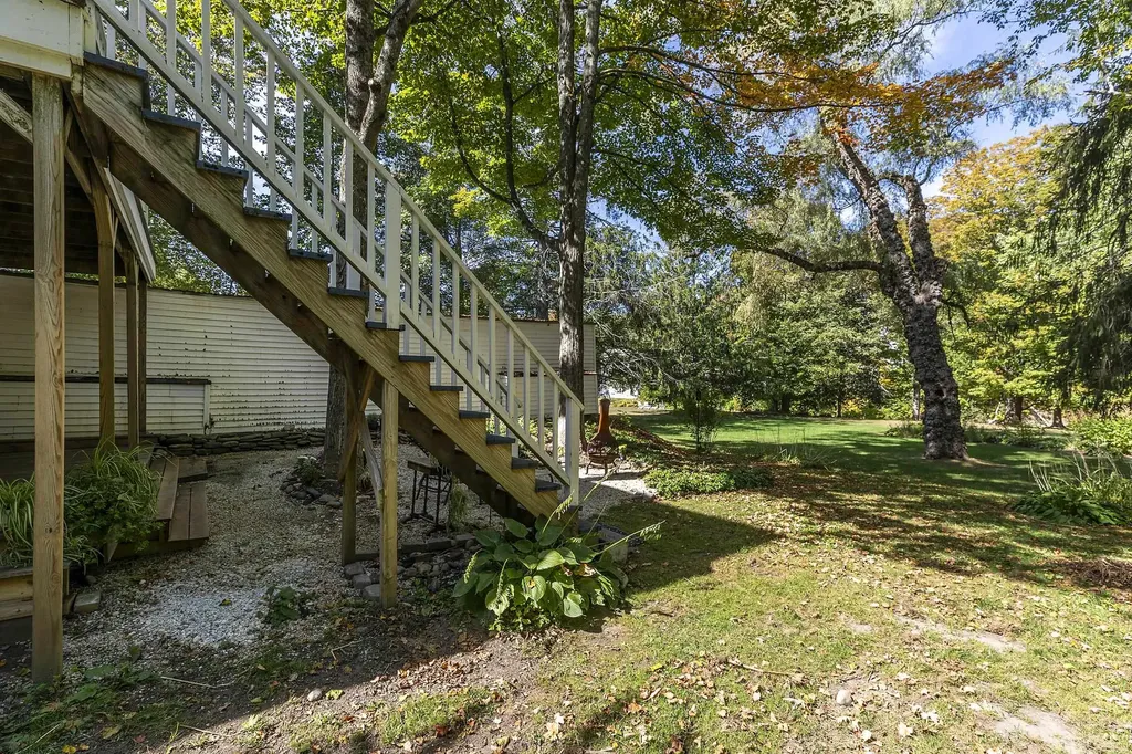 11 1/2 Church Street Woodstock VT 05091