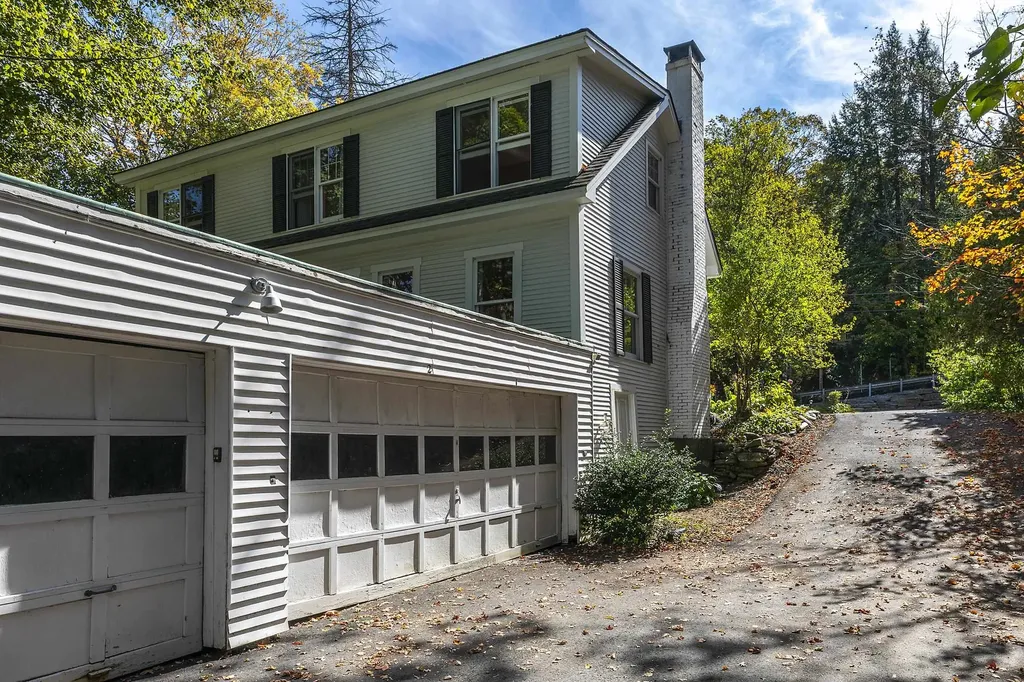 11 1/2 Church Street Woodstock VT 05091