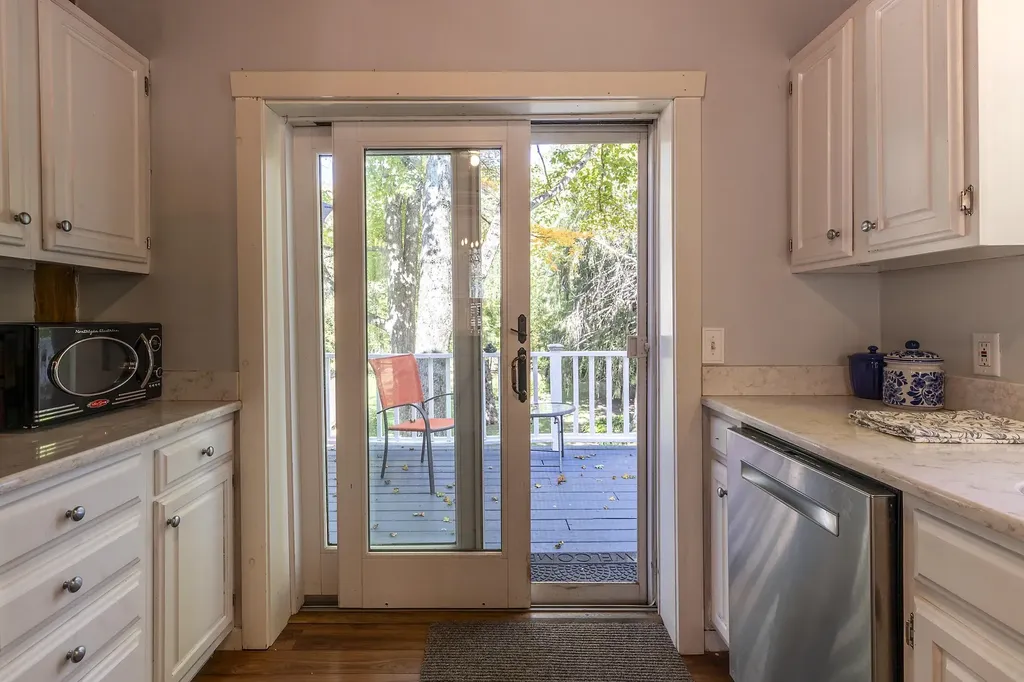 11 1/2 Church Street Woodstock VT 05091