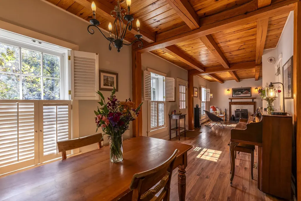 11 1/2 Church Street Woodstock VT 05091