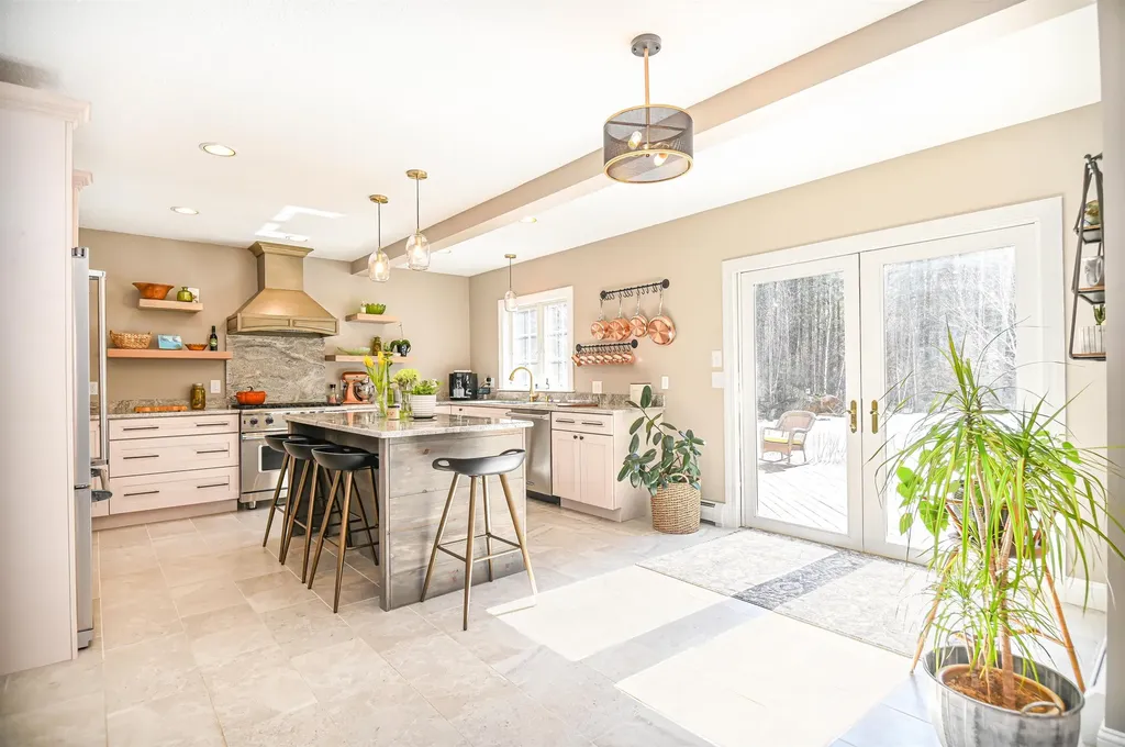 17 Federal Corner Road Tuftonboro NH 03816