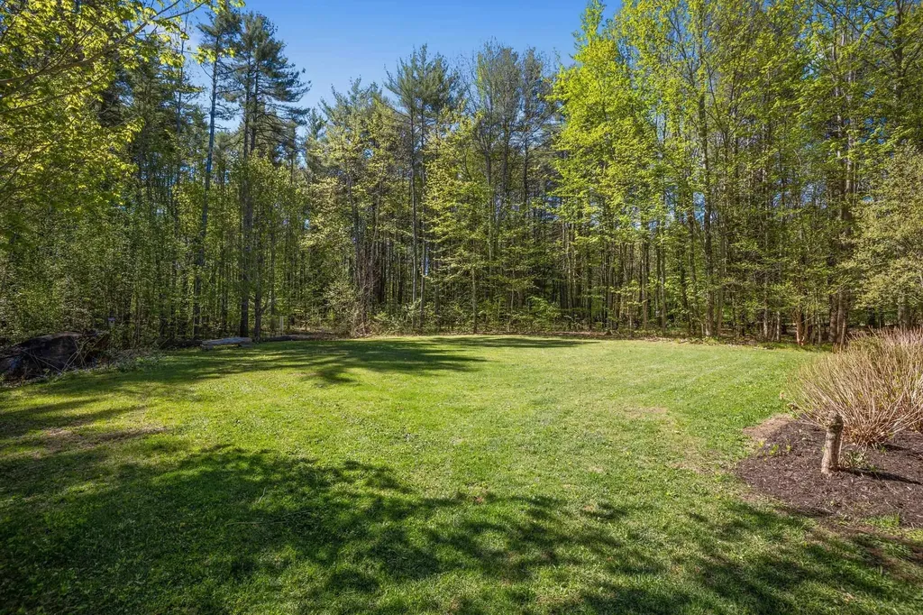 17 Federal Corner Road Tuftonboro NH 03816