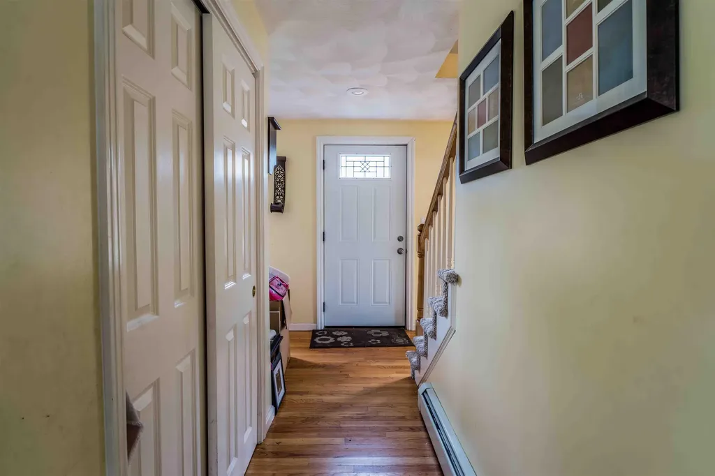 9 Round Robin Loop Fremont NH 03044