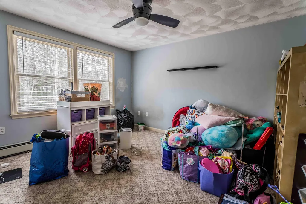 9 Round Robin Loop Fremont NH 03044