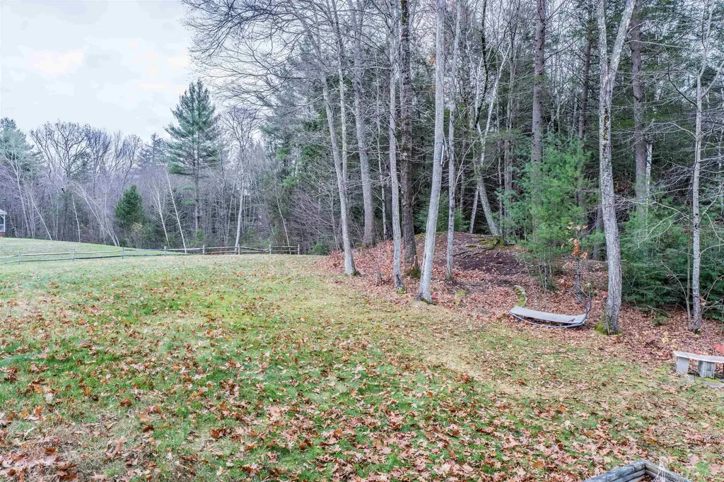 9 Round Robin Loop Fremont NH 03044