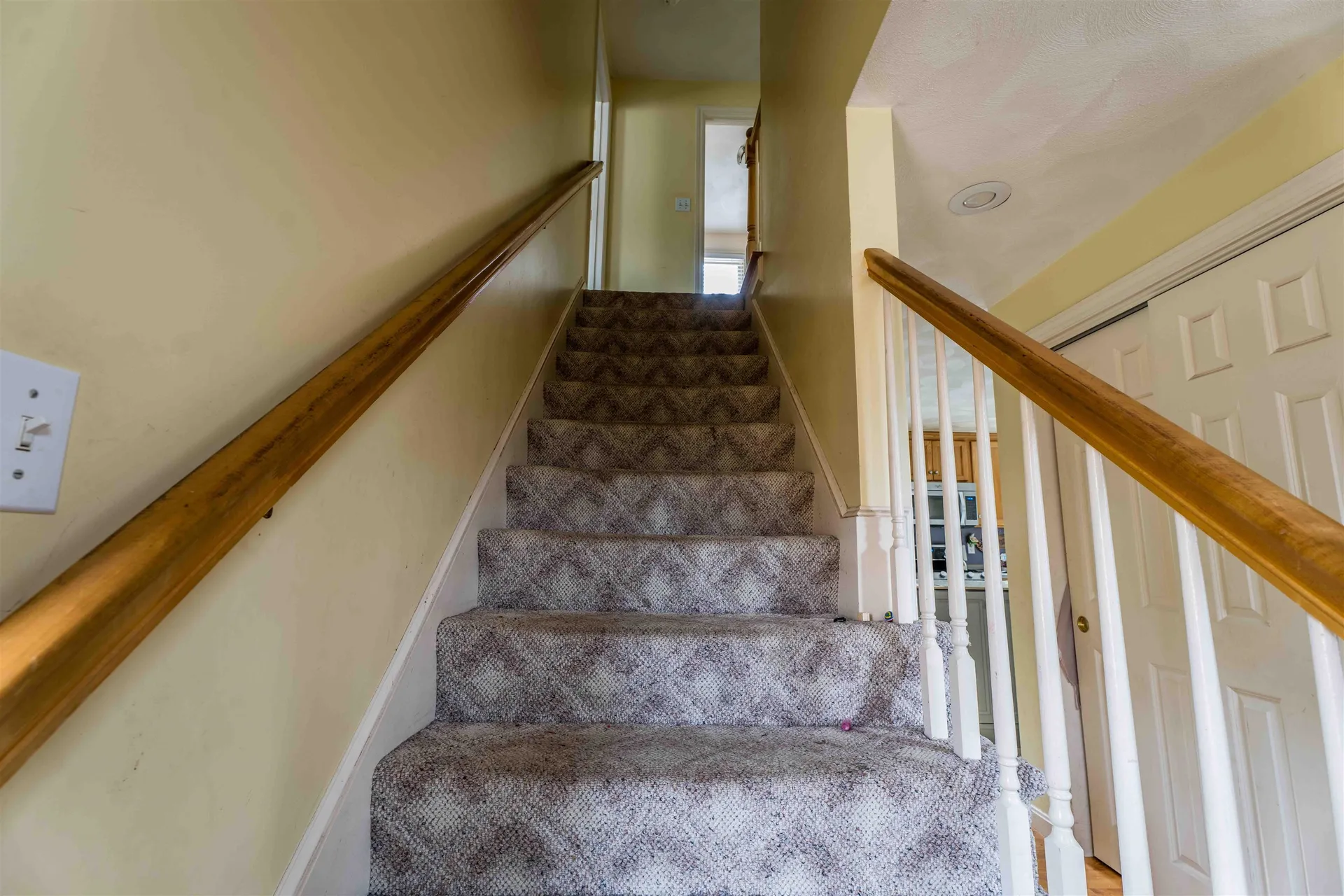 9 Round Robin Loop Fremont NH 03044