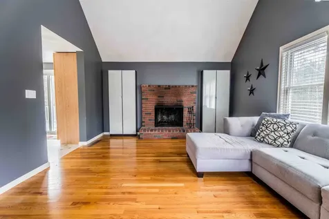 9 Round Robin Loop Fremont NH 03044