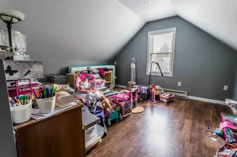 9 Round Robin Loop Fremont NH 03044