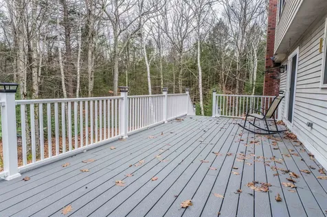 9 Round Robin Loop Fremont NH 03044