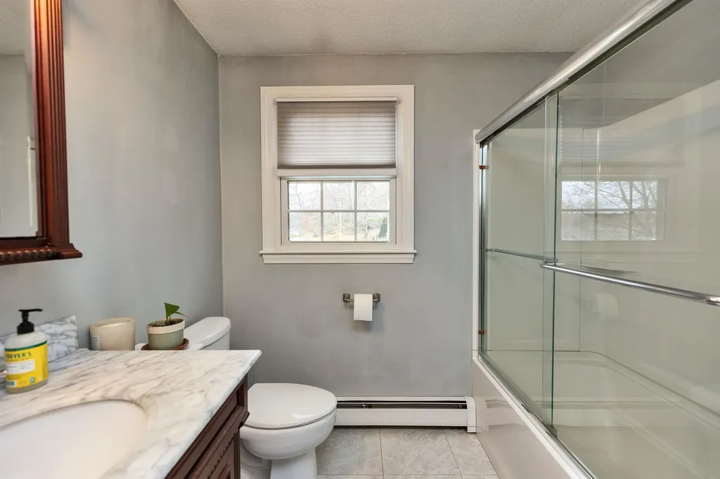 541 Pickering Street Manchester NH 03104