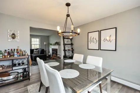 541 Pickering Street Manchester NH 03104