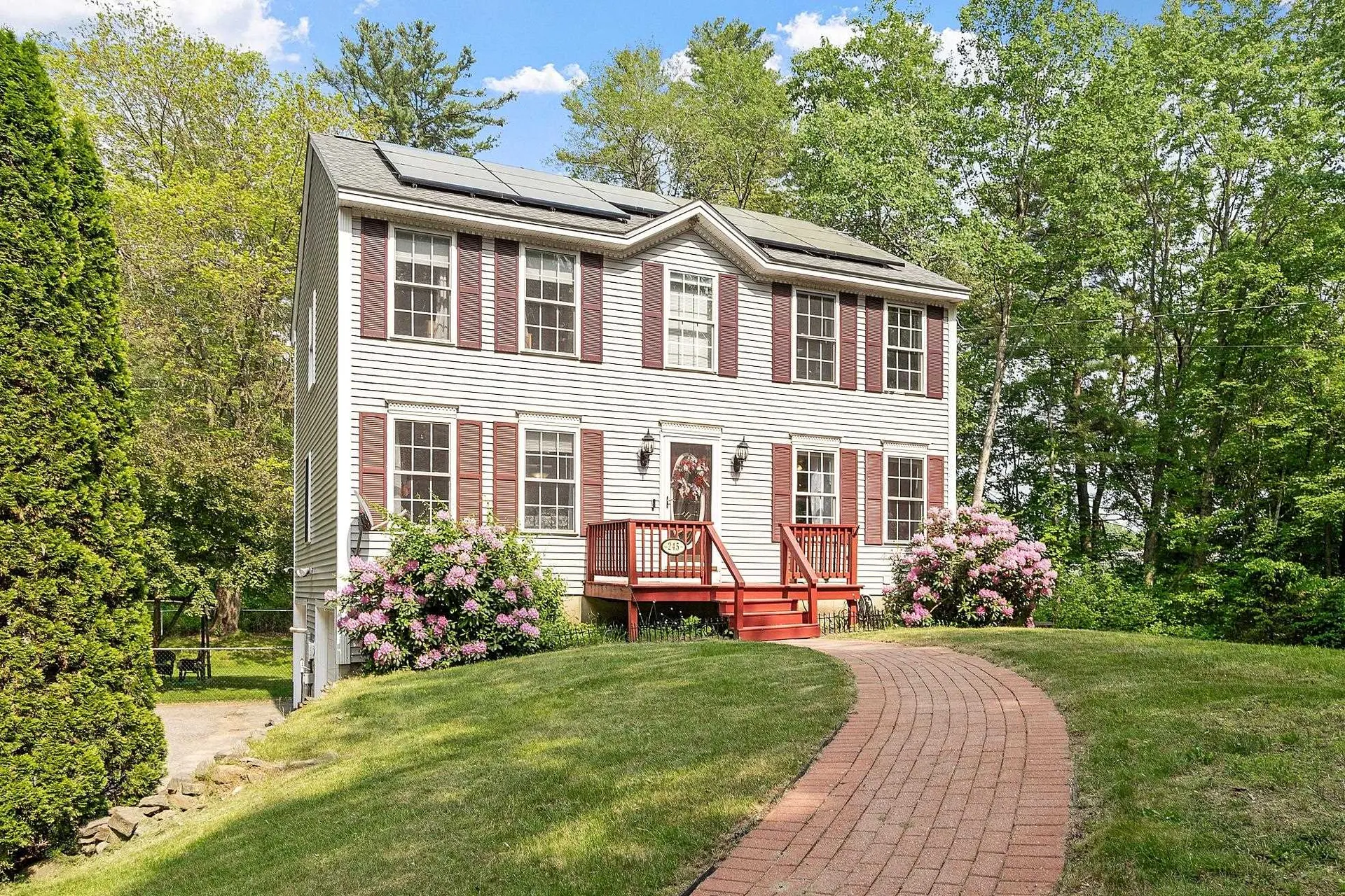 Hooksett NH, 245 West River Road