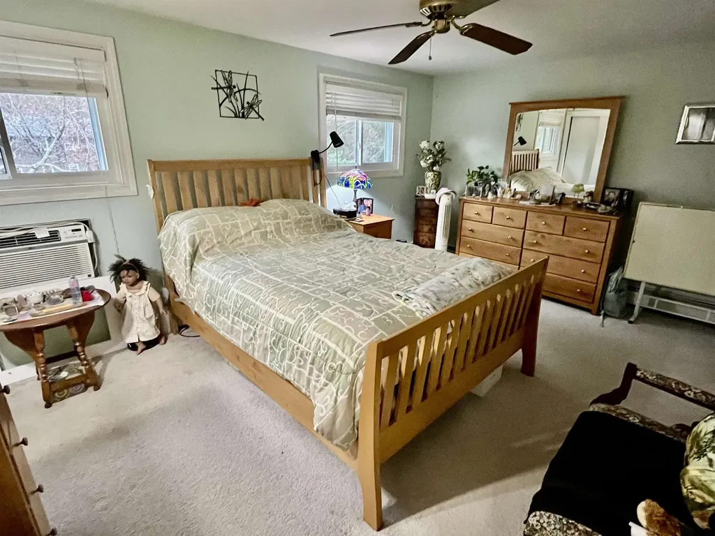 69 Oakridge Drive Londonderry NH 03053