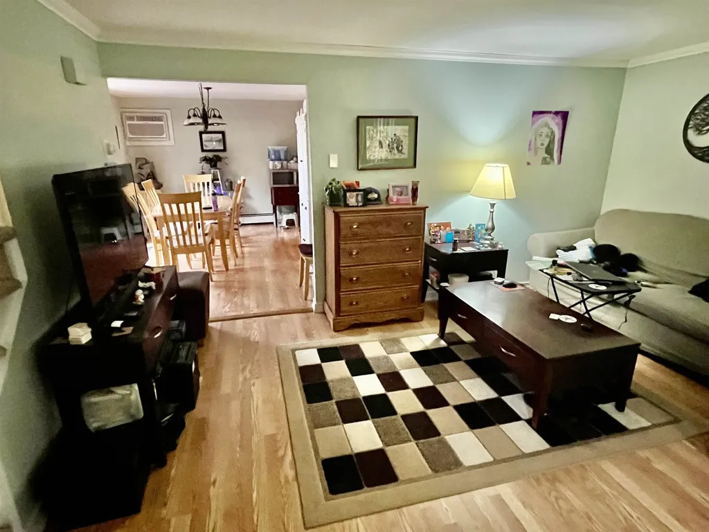 69 Oakridge Drive Londonderry NH 03053