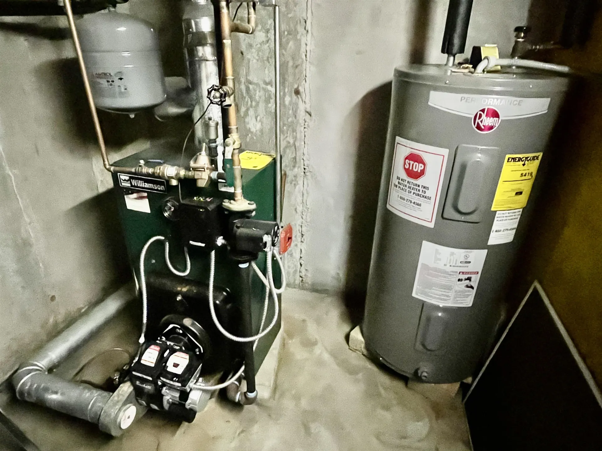 69 Oakridge Drive Londonderry NH 03053