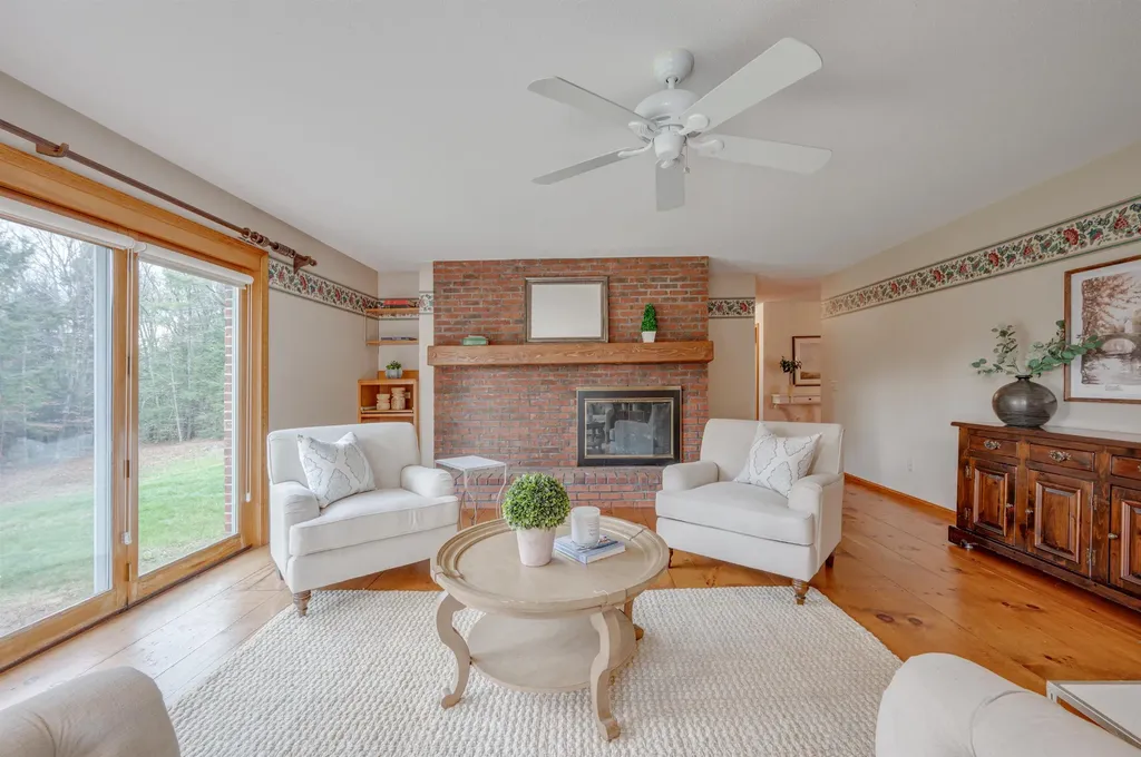 158 Quail Run New London NH 03257