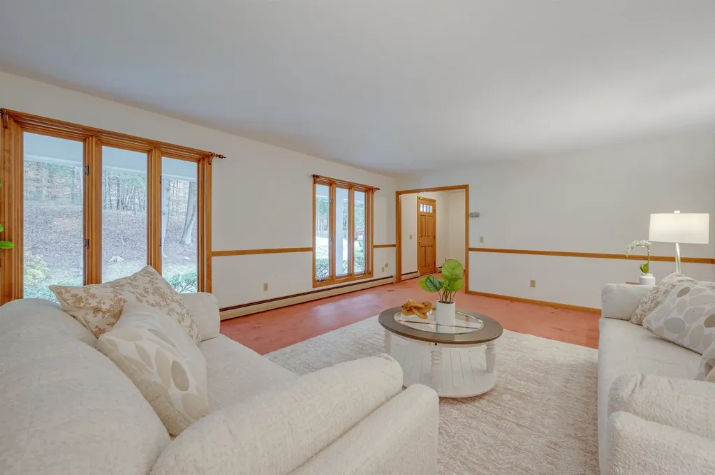 158 Quail Run New London NH 03257