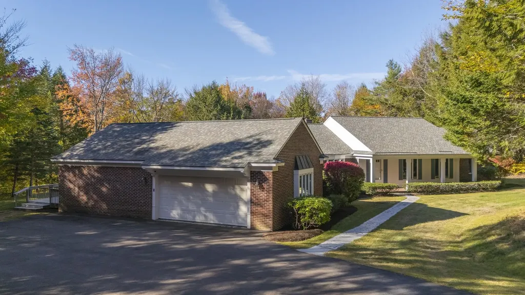 158 Quail Run New London NH 03257