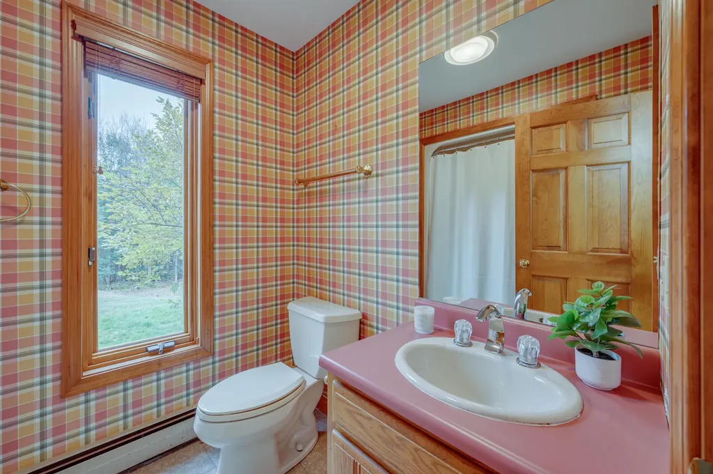 158 Quail Run New London NH 03257