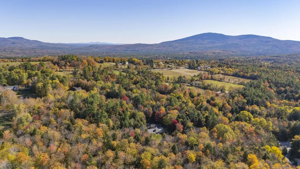 158 Quail Run New London NH 03257