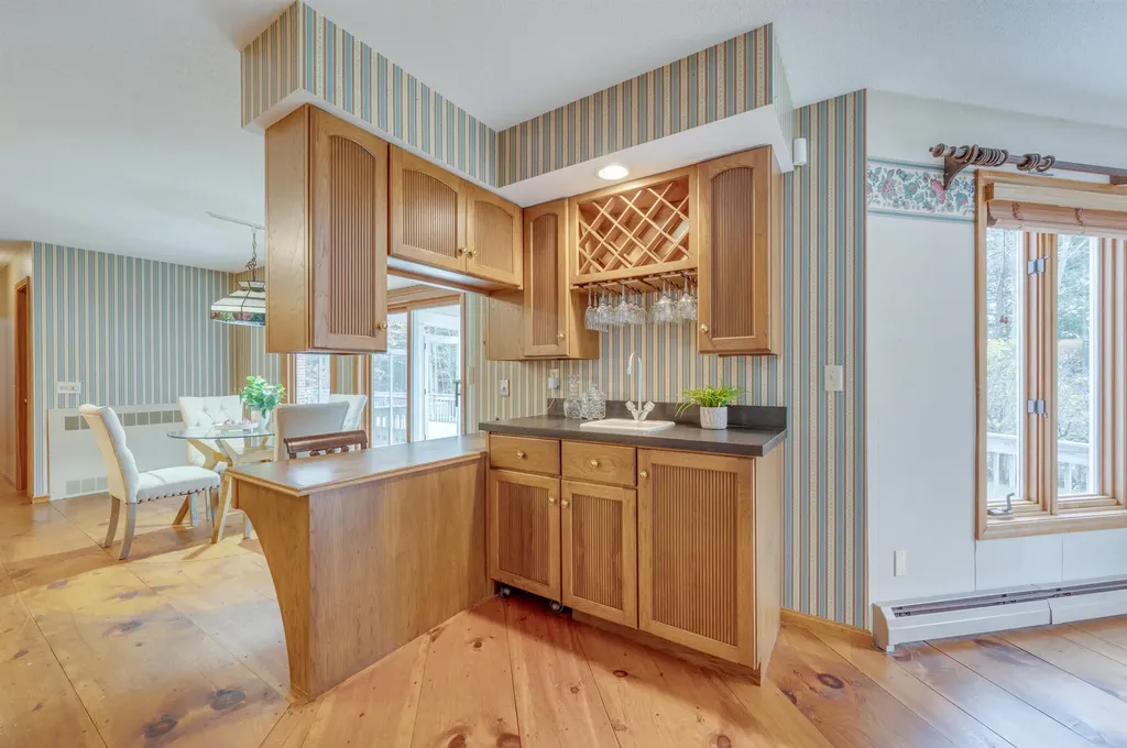 158 Quail Run New London NH 03257