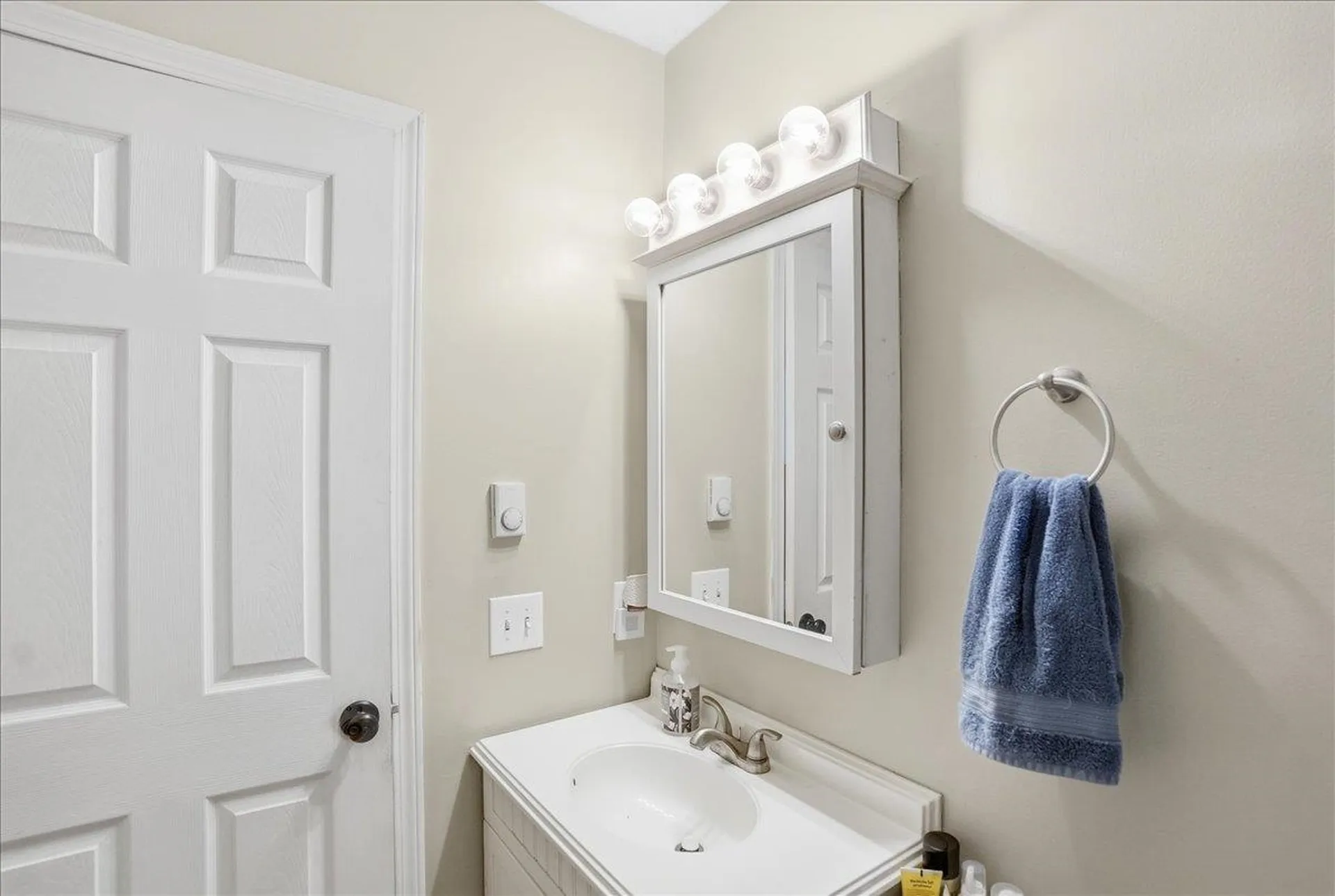 84 Twin Oaks Terrace South Burlington VT 05403