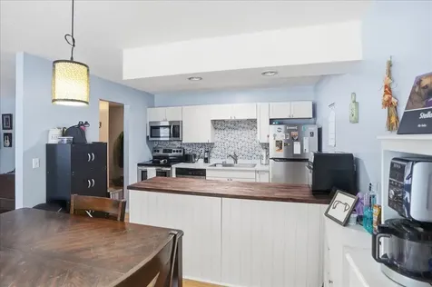 84 Twin Oaks Terrace South Burlington VT 05403