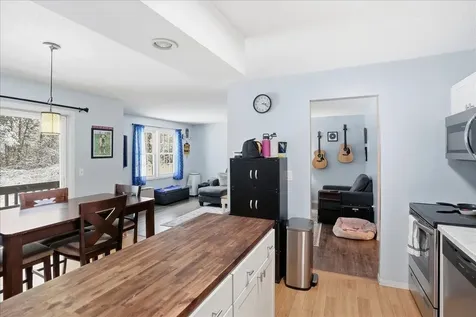 84 Twin Oaks Terrace South Burlington VT 05403