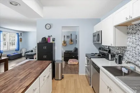 84 Twin Oaks Terrace South Burlington VT 05403