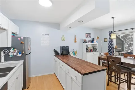 84 Twin Oaks Terrace South Burlington VT 05403