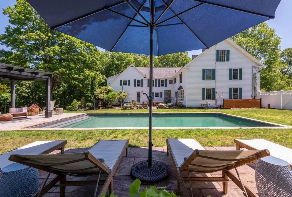 98 Sweet Hill Road Plaistow NH 03865