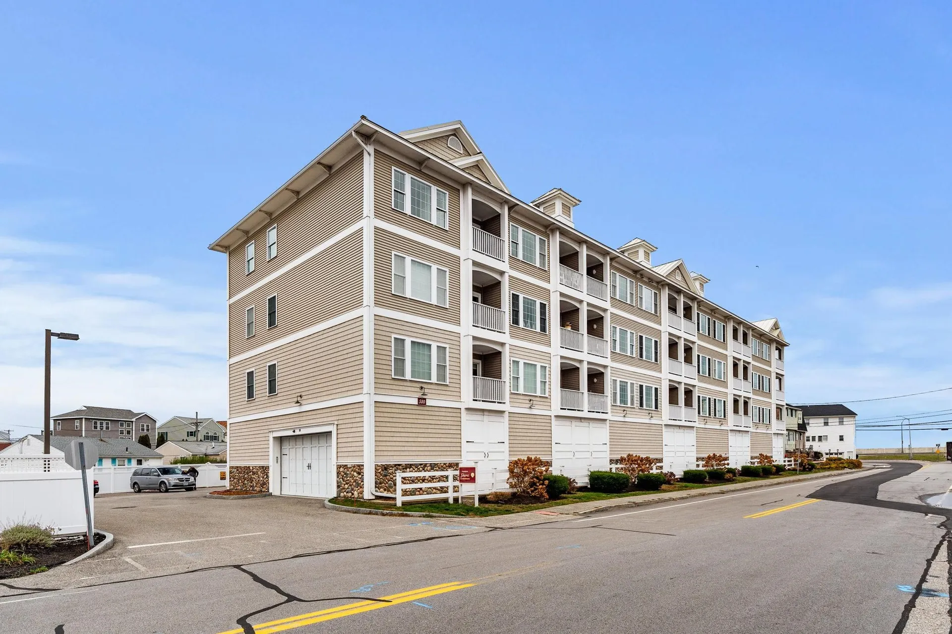 Hampton NH, 580 Winnacunnet Road, Unit 305