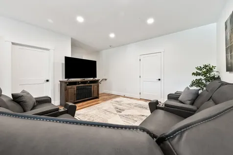 239 Skimobile Road Conway NH 03860